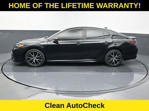 Used 2021 Toyota Camry SE image 4