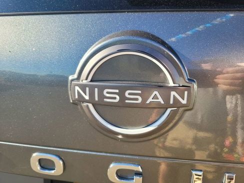 Used 2023 Nissan Rogue SV image 10