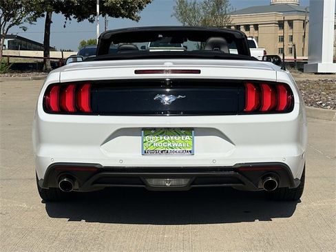 Used 2023 Ford Mustang Premium image 4