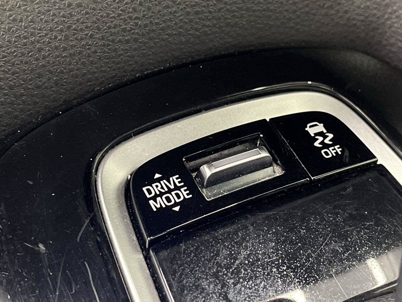 Used 2025 Toyota Corolla XSE FWD image 16