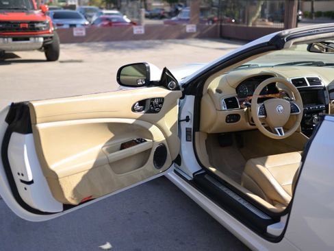 Used 2012 Jaguar XK Convertible image 11
