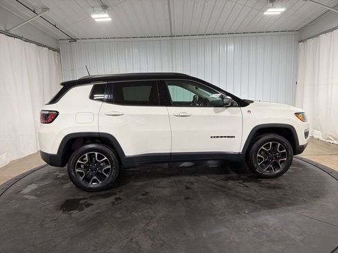Used 2018 Jeep Compass Trailhawk w/ Leather Interior Group AWD/4WD image 10