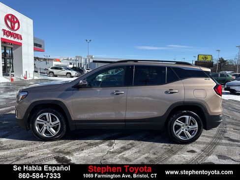 Used 2018 GMC Terrain SLE w/ Driver Convenience Package image 4