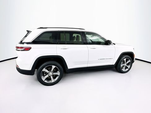 Used 2022 Jeep Grand Cherokee Limited 4xe image 10