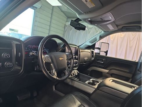 Used 2017 Chevrolet Silverado 1500 LTZ Z71 w/ LTZ Plus Package image 18