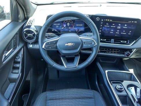 New 2026 Chevrolet Equinox LT FWD image 16