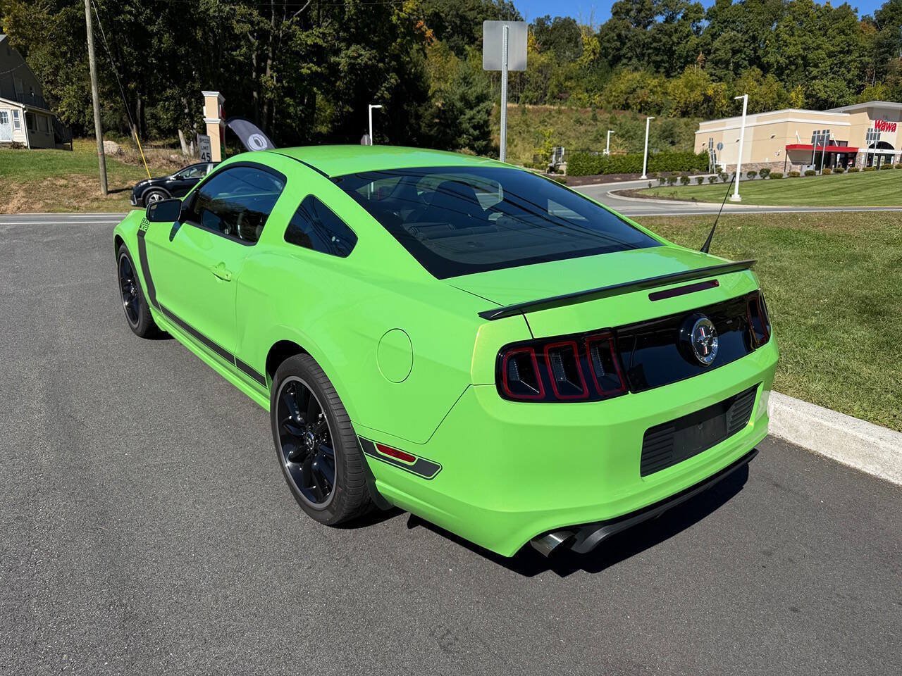 Used 2013 Ford Mustang Boss 302 w/ Boss 302 Accessory Pkg RWD image 4