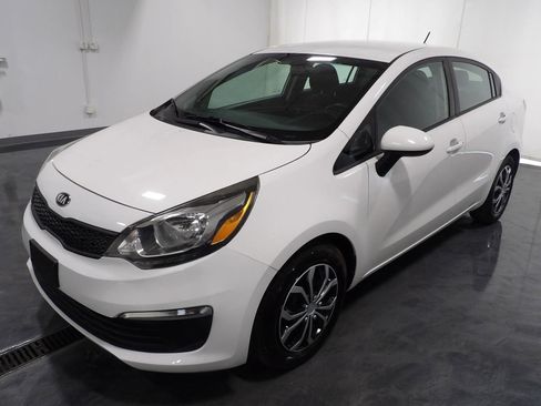 Used 2017 Kia Rio LX w/ Power Package FWD image 3