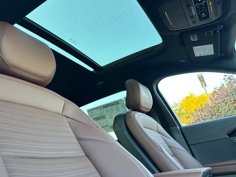 New 2026 Lincoln Nautilus Reserve w/ Jet Appearance Package AWD/4WD image 13