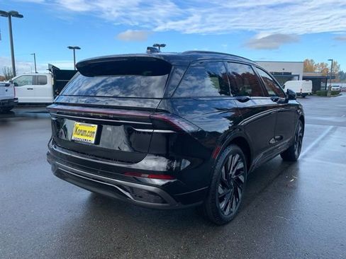 New 2026 Lincoln Nautilus Reserve image 7