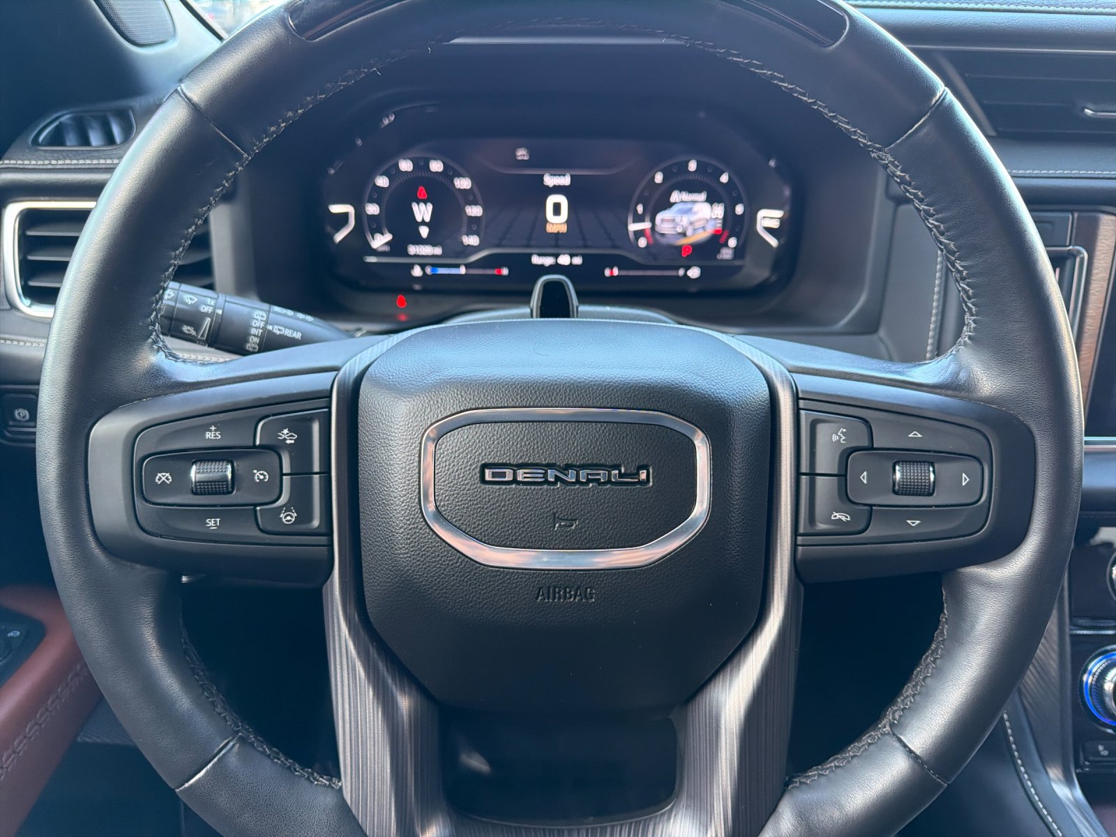 Used 2023 GMC Yukon XL Denali Ultimate AWD/4WD image 27