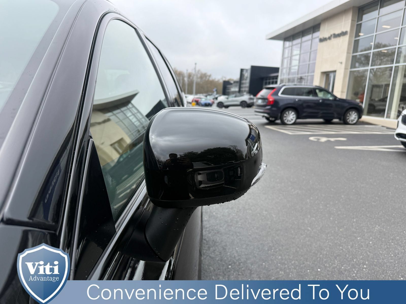 Certified 2024 Volvo XC60 T8 Ultimate AWD/4WD image 11