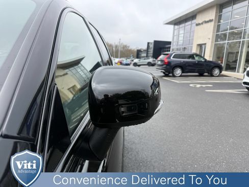 Certified 2024 Volvo XC60 T8 Ultimate AWD/4WD image 11