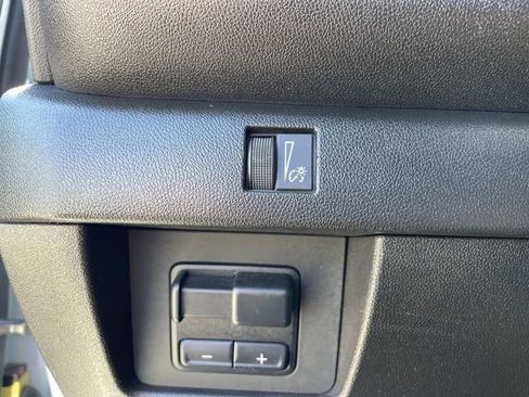 Used 2025 Chevrolet Colorado W/T w/ WT Custom Package RWD image 34