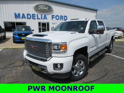 Used 2017 GMC Sierra 3500 Denali w/ Duramax Plus Package image 3
