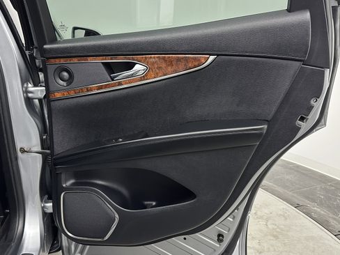 Used 2020 Lincoln Nautilus Reserve w/ Equipment Group 201A image 36