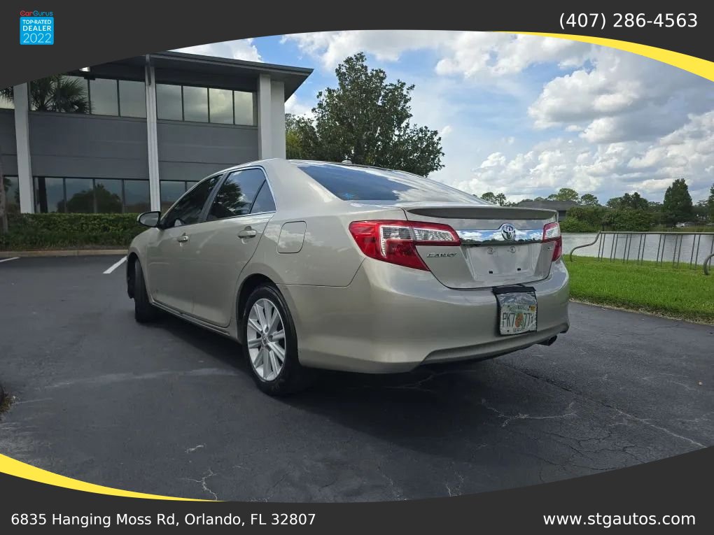 Used 2014 Toyota Camry XLE w/ Leather Package FWD image 3