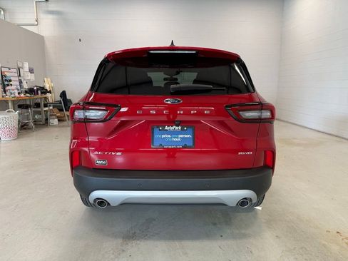 Used 2023 Ford Escape Active w/ Tech Pack #2 AWD/4WD image 6