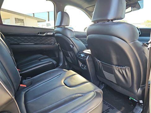 Used 2022 Hyundai Palisade Calligraphy image 11