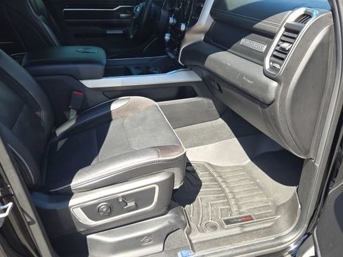 Used 2019 RAM 1500 Laramie AWD/4WD image 9