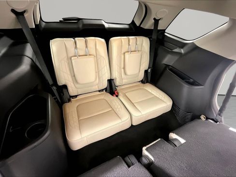 Used 2016 Ford Explorer Platinum AWD/4WD image 26