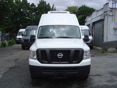 Used 2020 Nissan NV 2500 S w/ Vinyl Seat Package image 3