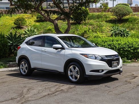Used 2017 Honda HR-V EX image 7