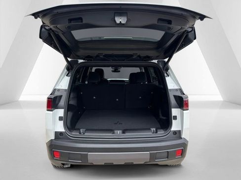 New 2026 Jeep Cherokee Limited image 17