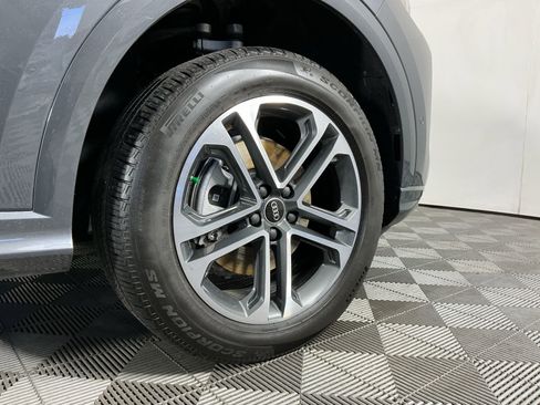 Used 2025 Audi Q5 Premium w/ 19" Wheel Package image 11