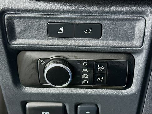 Used 2024 Ford Expedition Max XLT image 17