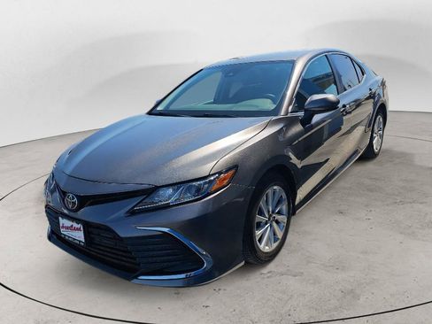 Used 2024 Toyota Camry LE FWD image 7