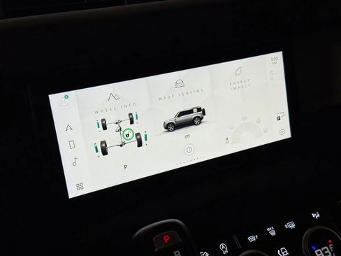 Used 2022 Land Rover Defender 110 S image 34