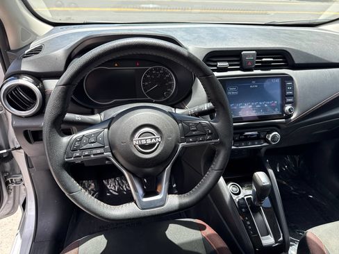 Used 2024 Nissan Versa SR FWD image 17