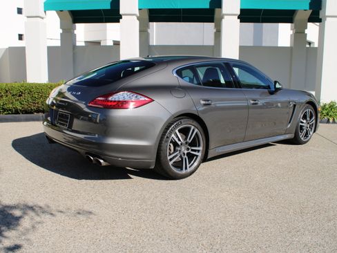 Used 2013 Porsche Panamera S image 7