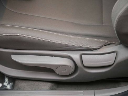 Used 2024 Hyundai Elantra Blue FWD image 21