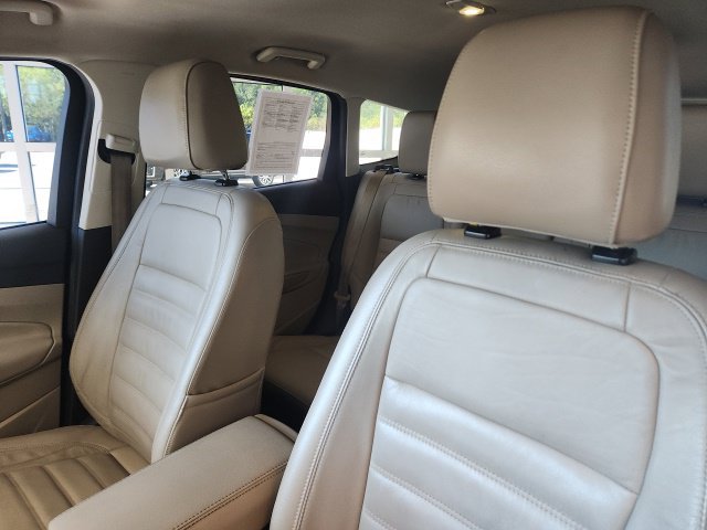 Used 2017 Ford Escape SE w/ SE Leather Comfort Package FWD image 19