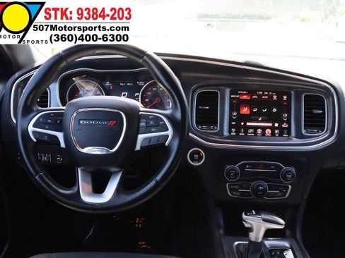 Used 2016 Dodge Charger SXT RWD image 16