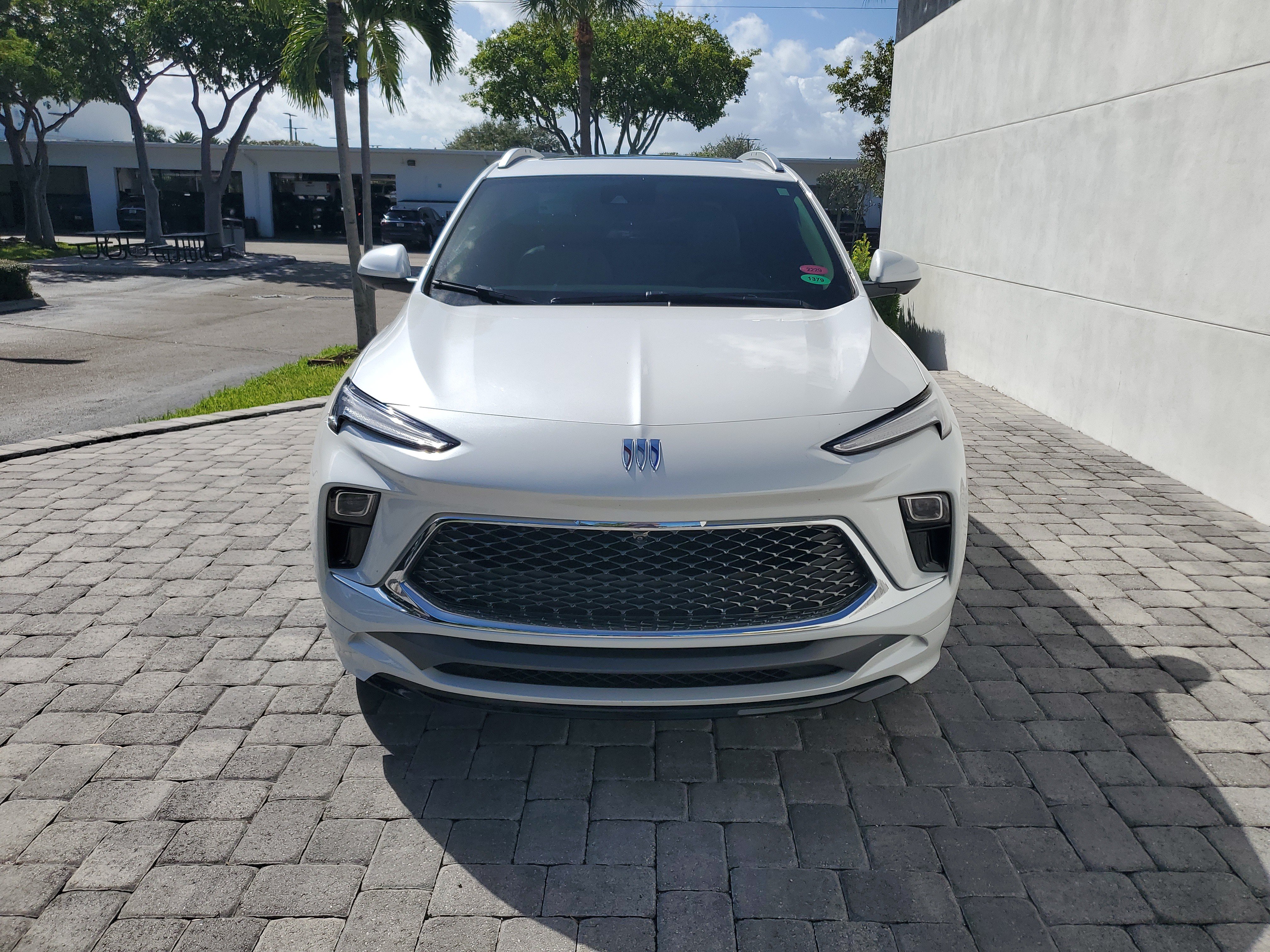 Used 2024 Buick Encore GX Avenir w/ Avenir Technology Package FWD image 2