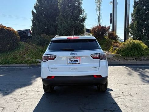 Used 2024 Jeep Compass Latitude AWD/4WD image 5