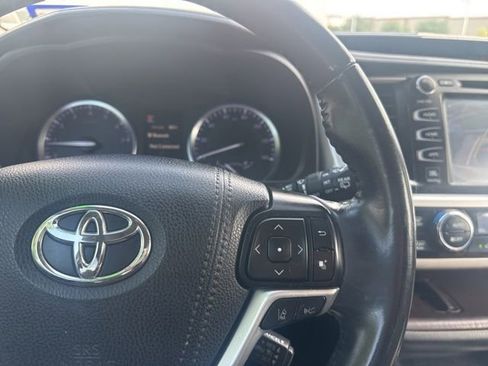 Used 2019 Toyota Highlander Limited AWD/4WD image 18