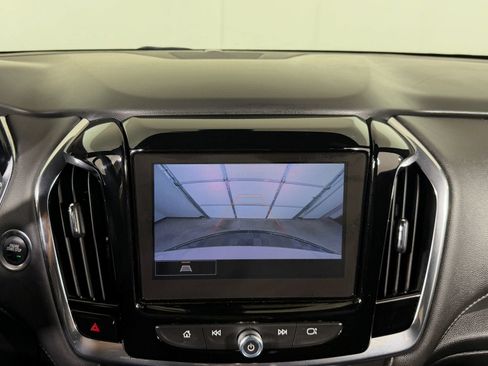 Used 2023 Chevrolet Traverse LT FWD image 14
