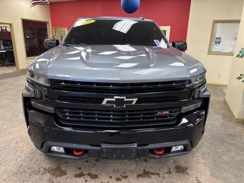 Used 2021 Chevrolet Silverado 1500 LT Trail Boss image 2