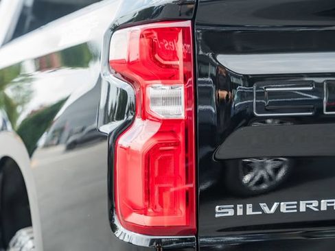 Used 2021 Chevrolet Silverado 1500 LT Trail Boss AWD/4WD image 7