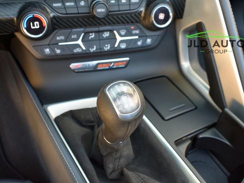 Used 2015 Chevrolet Corvette Z06 w/ 3LZ Preferred Equipment Group RWD image 22