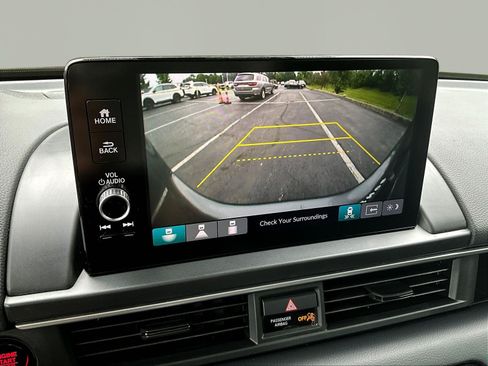 Used 2025 Honda Pilot Touring image 14