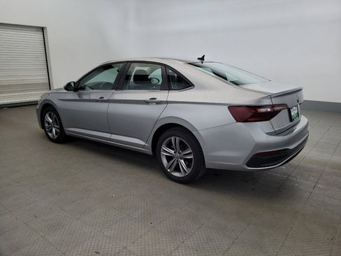 Used 2024 Volkswagen Jetta SE FWD image 3