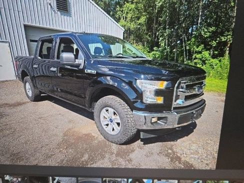 Used 2017 Ford F150 XLT AWD/4WD image 4