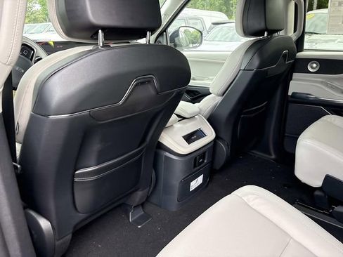 New 2026 Lincoln Navigator L Reserve w/ Jet Appearance Package AWD/4WD image 17