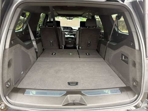 Certified 2023 Cadillac Escalade ESV Sport AWD/4WD image 9