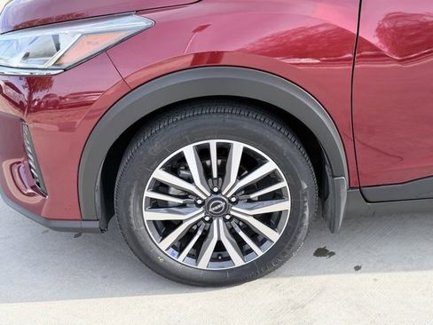 Certified 2024 Nissan Kicks SV image 29